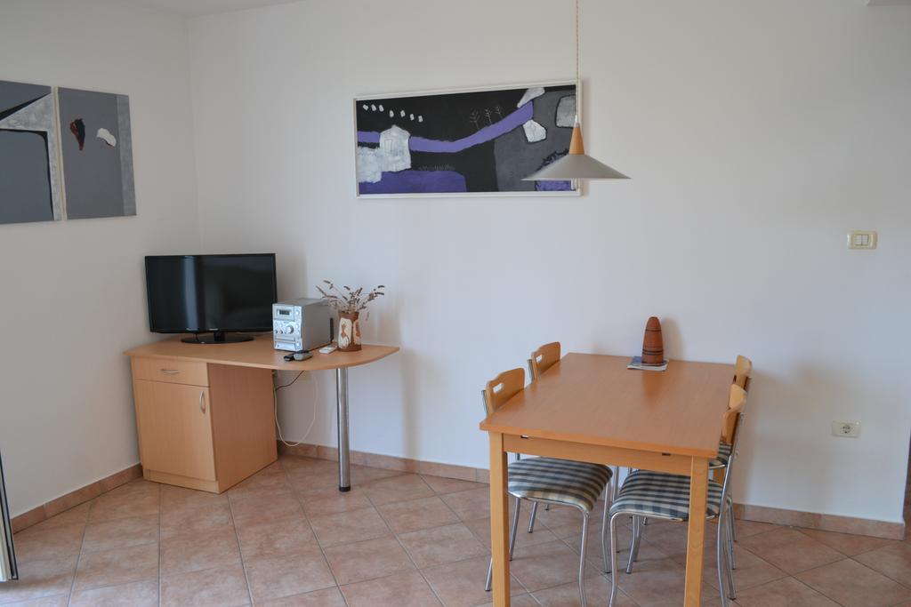 Apartment Jugo Piran Exterior photo